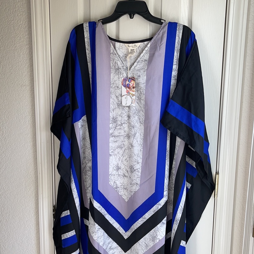 NWT GYPSIE BLU SILVER & BLUE PRINT ONE SIZE CAFTAN